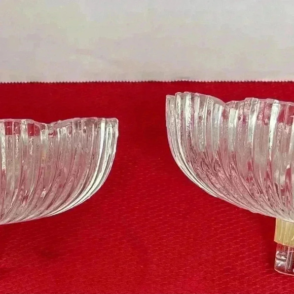 Vintage Large Peg Round Scalloped Ribbed Att Glass Saucer Bobeche Candle insert. - Picture 4 of 5